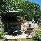 Chambre d'hote Haute-Marne - La terrasse sud et la fontaine du puits
